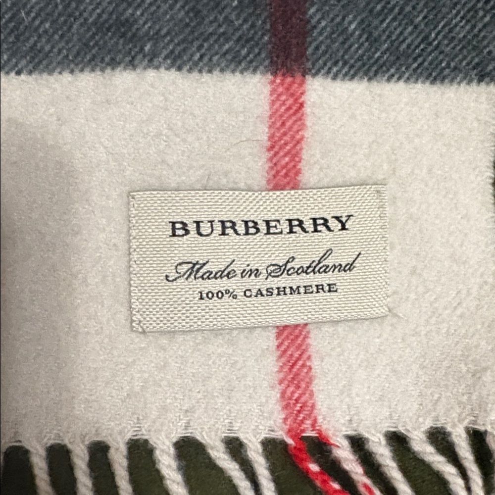 Burberry Check Cream Cashmere Scarf - Picture 3 of 3